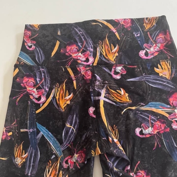 LULULEMON |SIZE 10| Wunder Train High-Rise Short 6" | Veiled Floral Black Multi - Picture 2 of 8